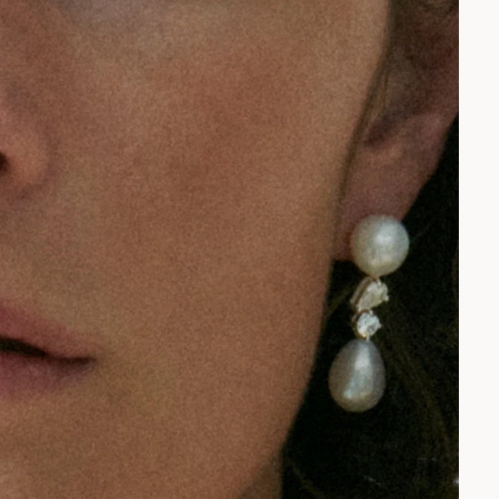 Pearl and Zirconia bridal earrings - Picture 3 of 7
